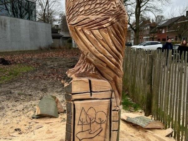 Wijk Atheneum krijgt minibos met indrukwekkende bosuil